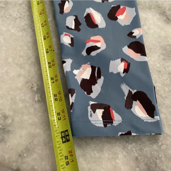 Beach Riot Cara Legging In Multi Spot - Picture 8 of 13